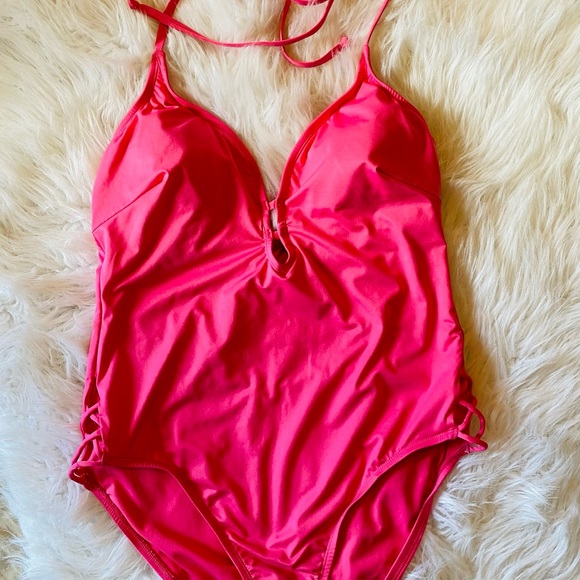 Laundry by design One Piece Swimsuit - Picture 3 of 6